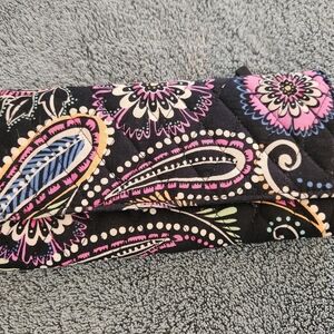 Vera Bradley Magnetic close wallet
